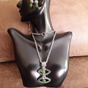 Vtg pendant embellished green jade and earrings set.
